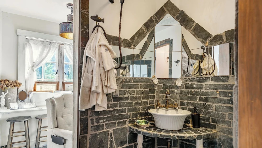 Le Petit Chateau du Jardin by Avantstay Hillside Malibu Retreat Pool + Hot Tub + Waterslide