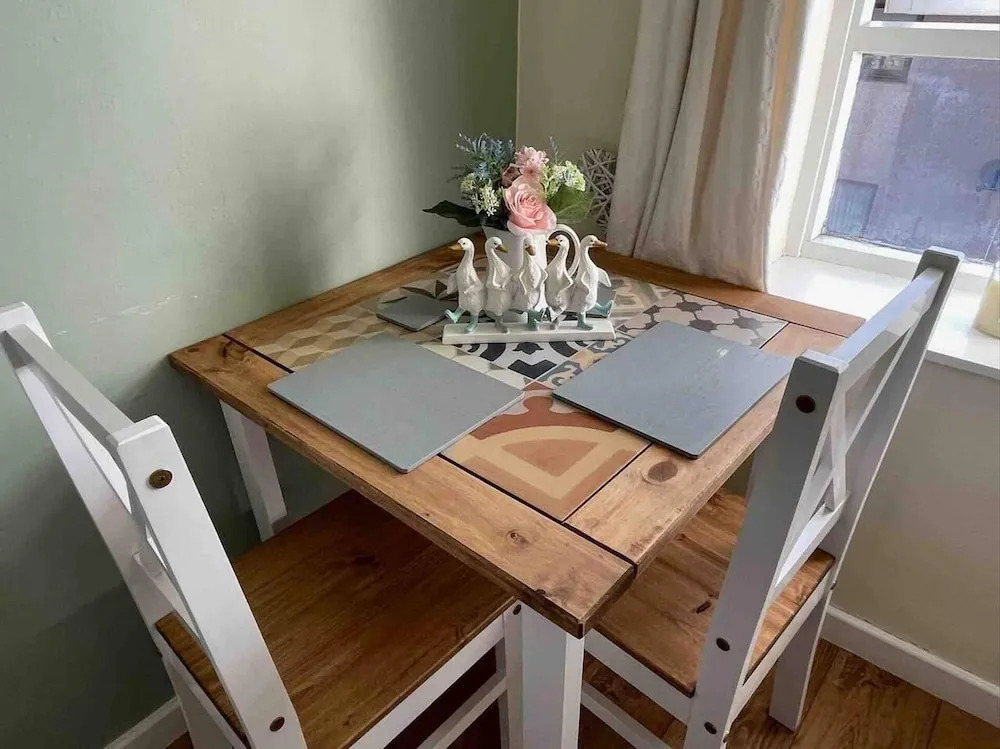 Lancaster 1 bed Cottage Apartment- M6 - Lancs Uni