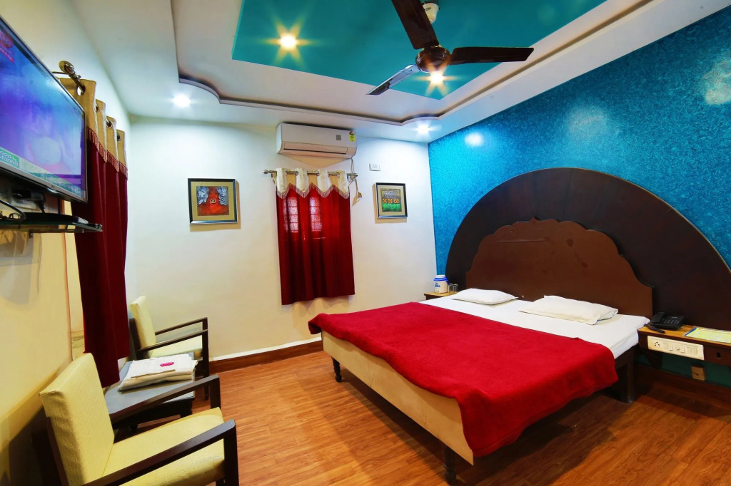 Hotel Mamta Palace, 500 meters from nakki lake
