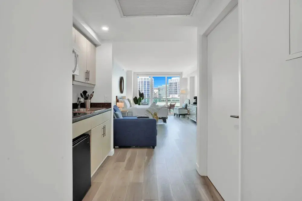 Beautiful Blue Gold Studio Ocean View