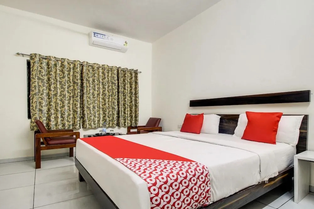 Oyo 30651 Hotel Meridian