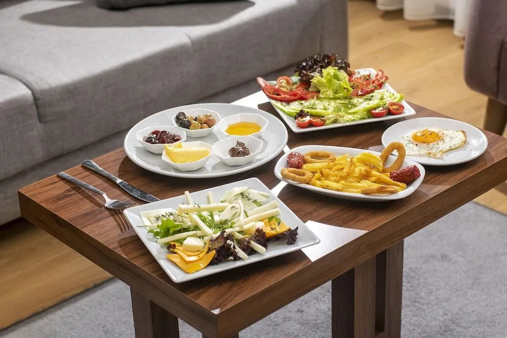 Отель Vitabella Suites