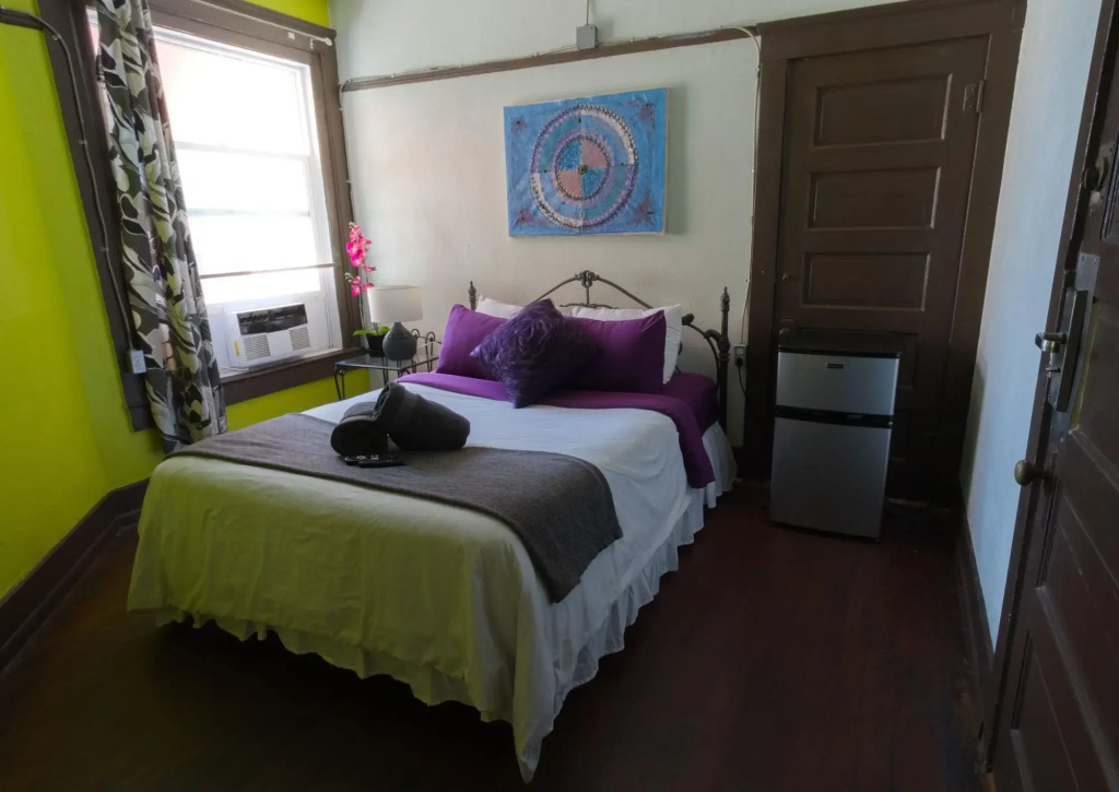 Lucky Ds Youth and Travelers Hostel