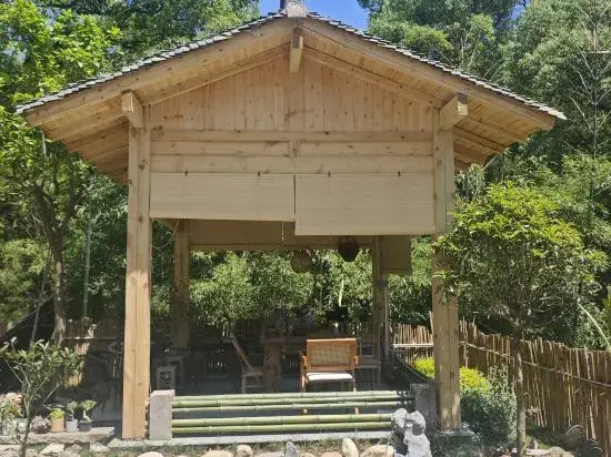 Tonglu Li Family Courtyard Slow Living Homestay