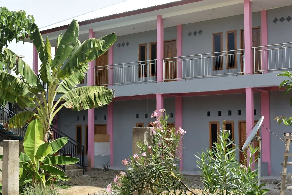 Pinki Mente Hotel