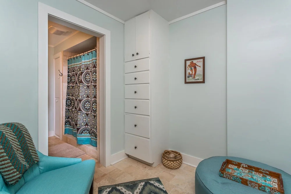 619 Bartow Street by Hodnett Cooper