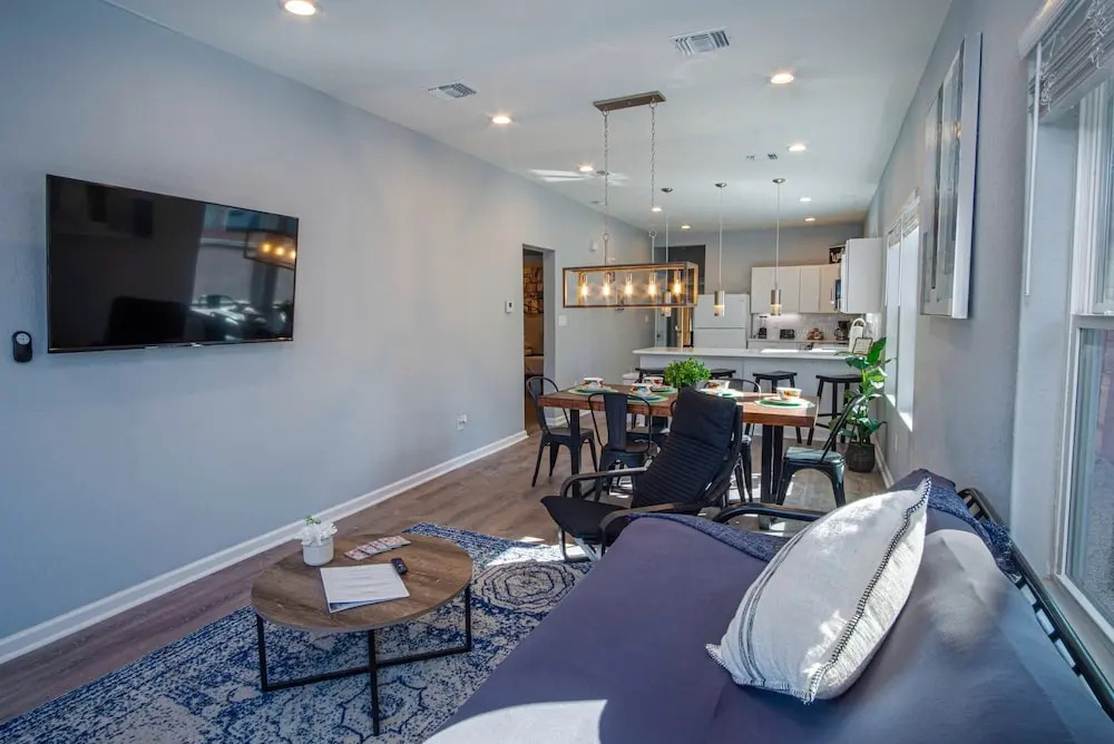 Spectacular Brand New 4br/2.5ba Near DT/ Riverwalk