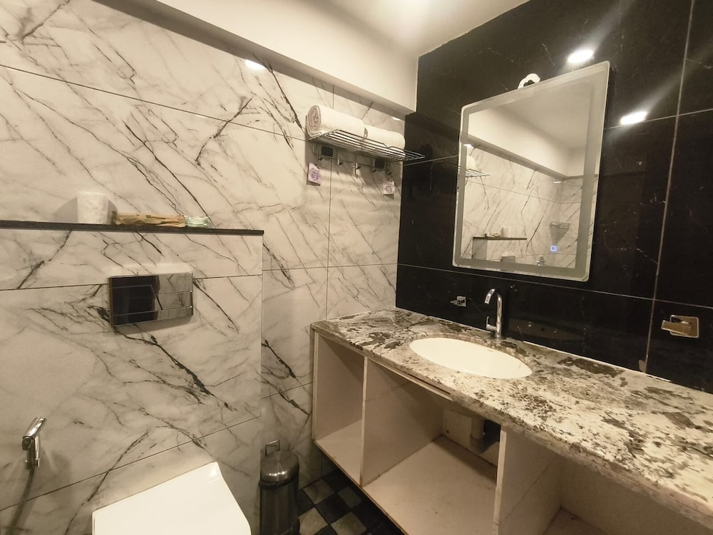 The High Point Inn & Suite