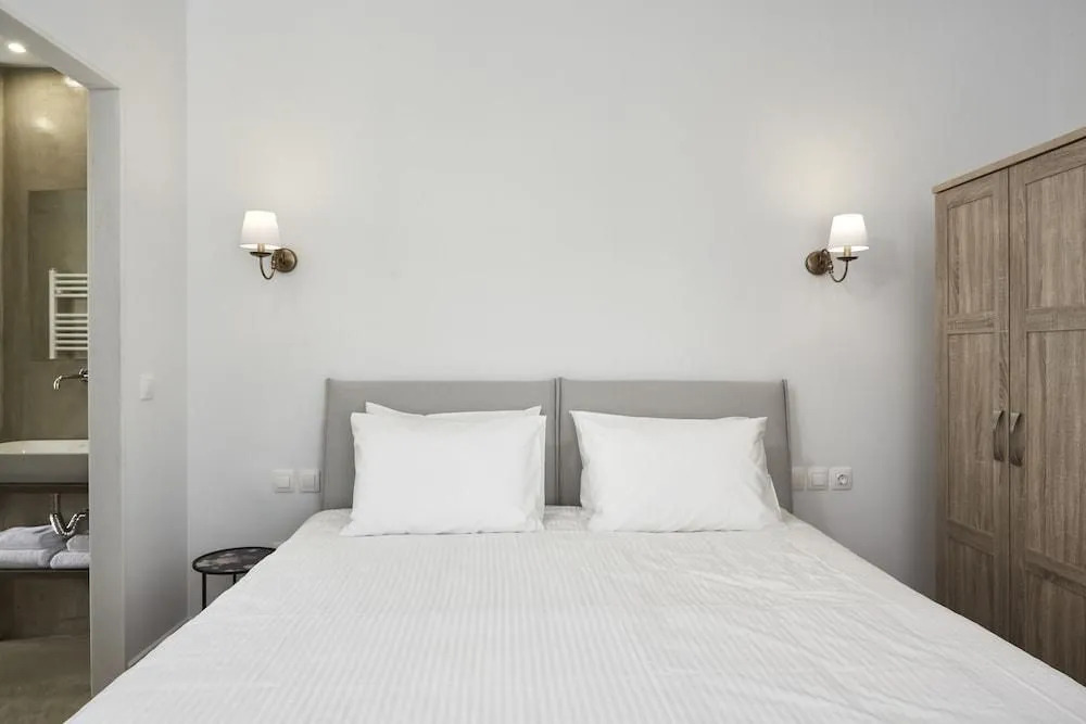 Luxury n Chic Athens Museum Apt