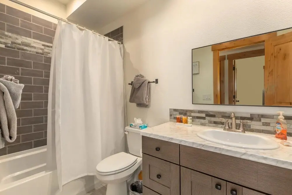 Rocky Mountain Get Away -- 30 Nights Minimum Rental Only 4 Bedroom Home by Redawning