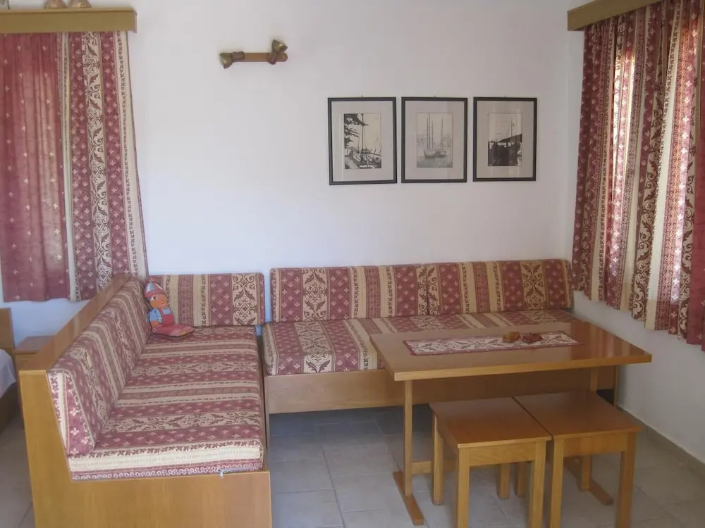 Vamos Palace Apartments