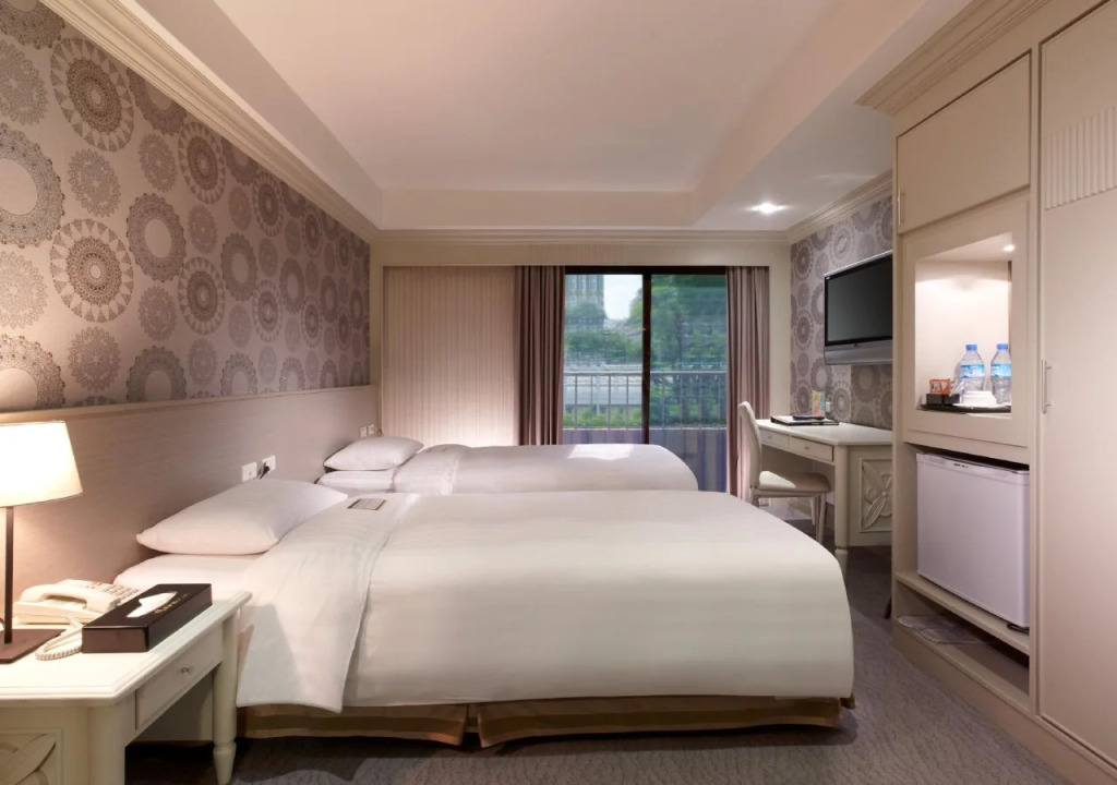 Rf Pretty Hotel