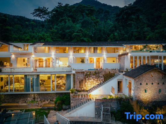 Wanfenglin Rongsu Resort&Spa