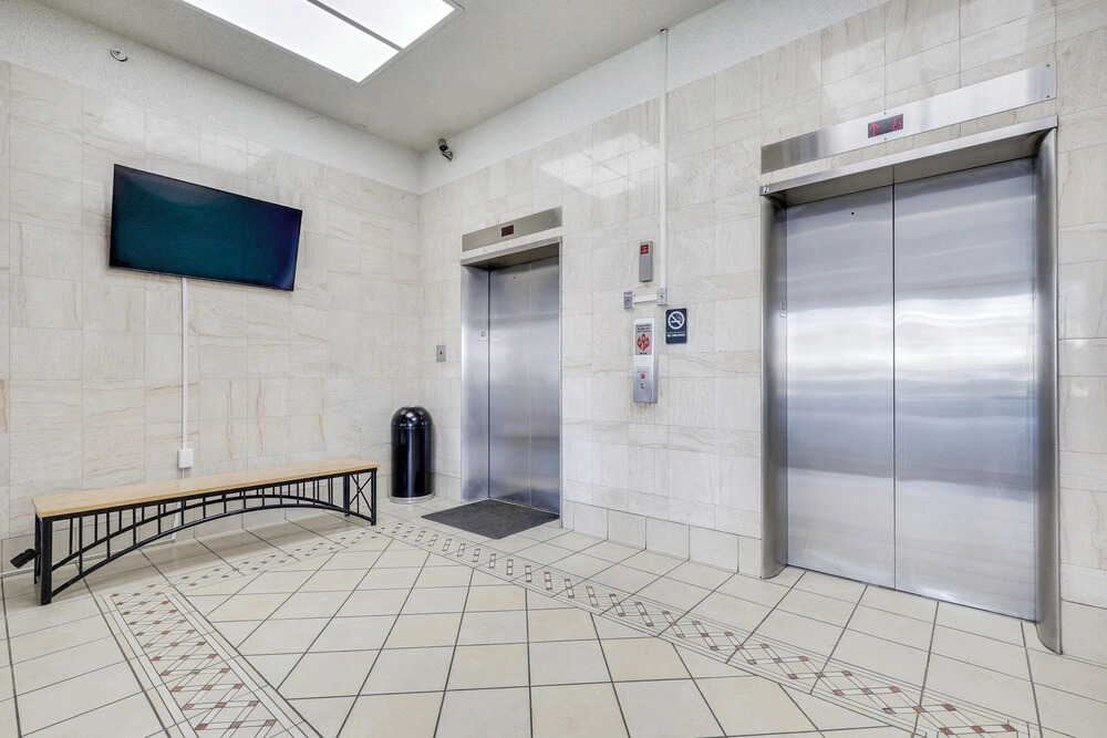Elegant Condo w/ Stunning Views in Dtwn Hollywood
