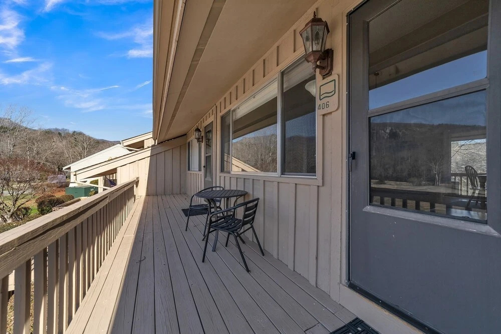 Rumbling Bald Resort-fairway Villa On Bald Mountain Lake-mountain Views 2 Bedroom Condo by Sunscape Property Management