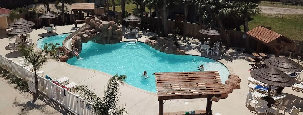 The Savvy Pelican 4 Bedrooms 3 Bathrooms Condo