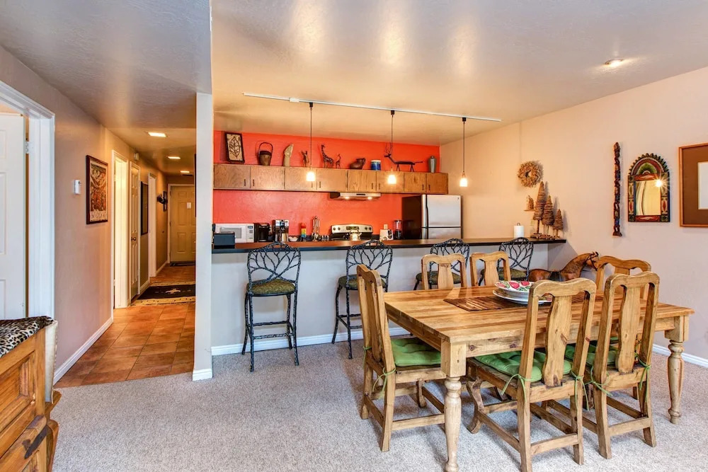 3BR 2BA Cozy Park City Condo by RedAwning