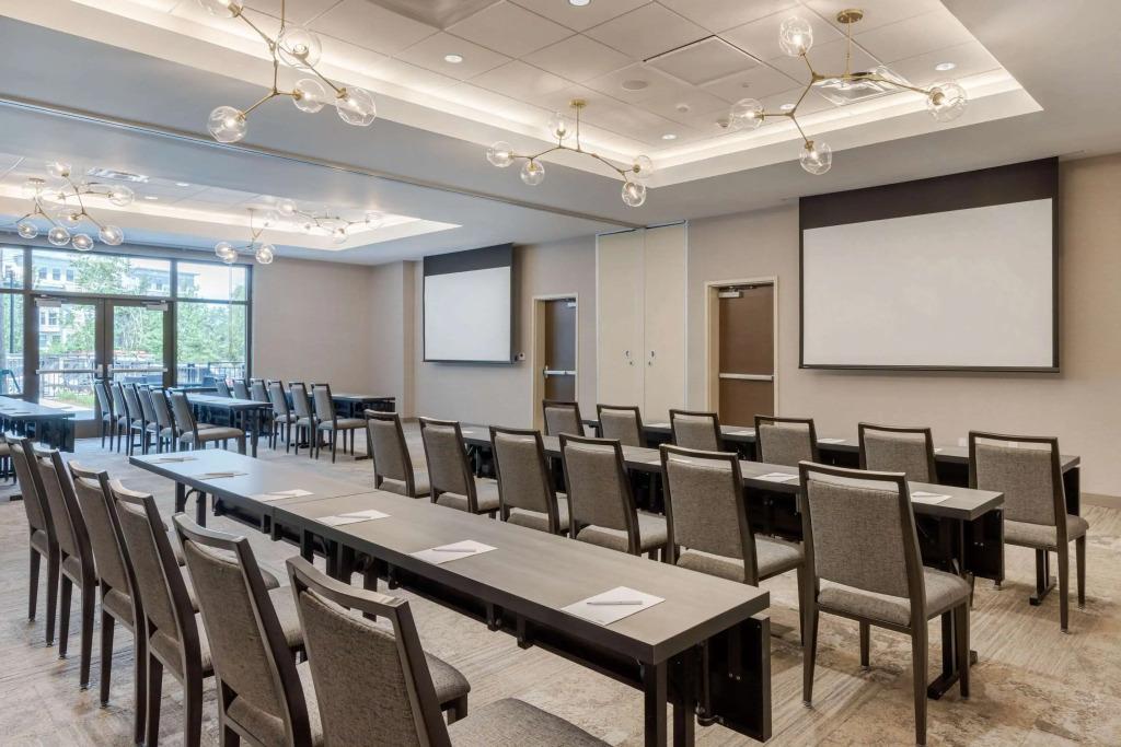 DoubleTree by Hilton Charleston Riverview