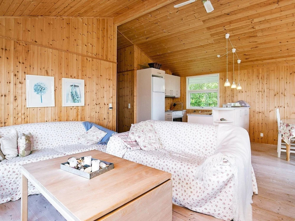 Cozy Home In Vinderup With Sauna