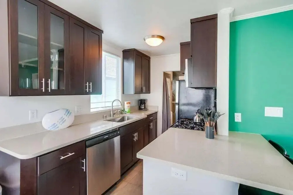 Manhattan Shores 1B