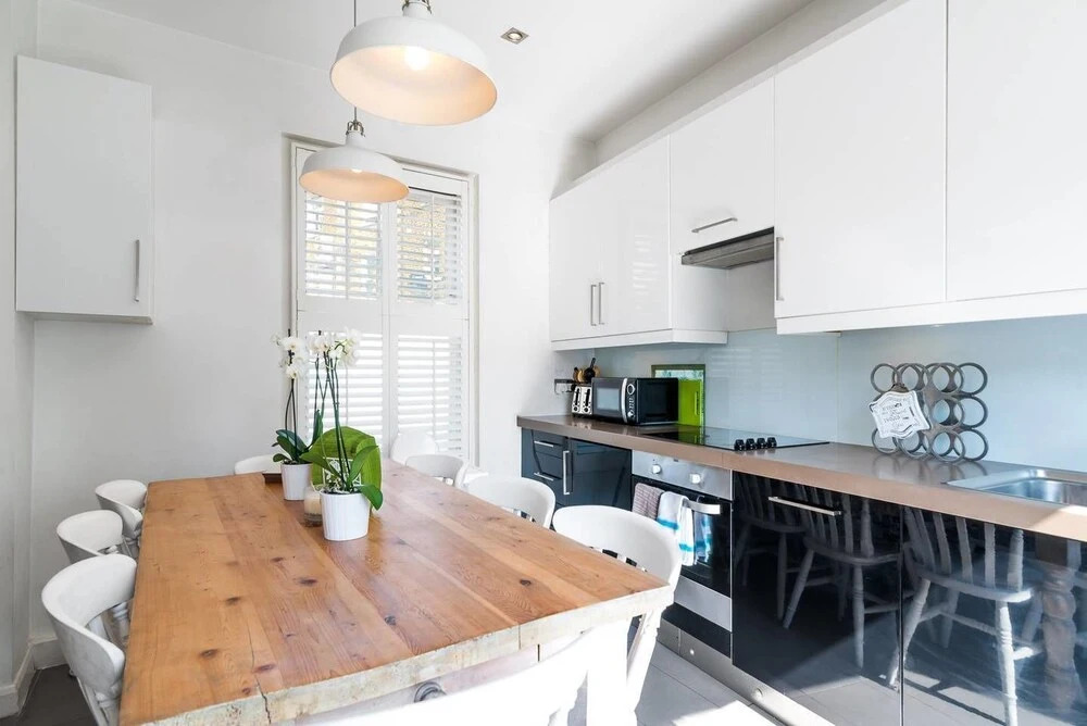Beautiful Home W/terrace in North London, 6 Guests
