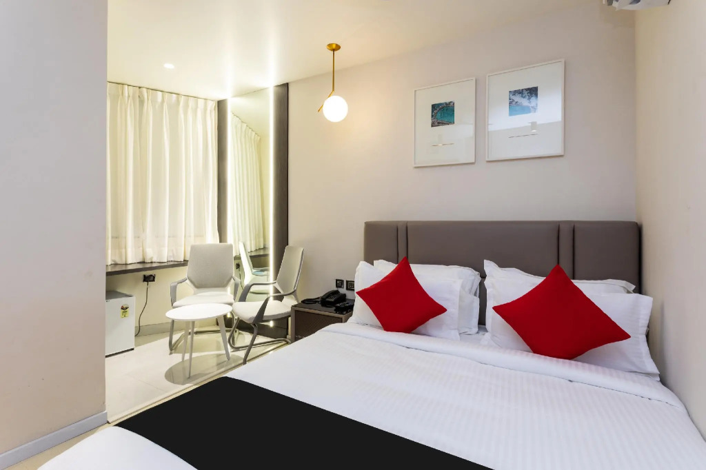 Townhouse OAK Hotel Oasis Blue
