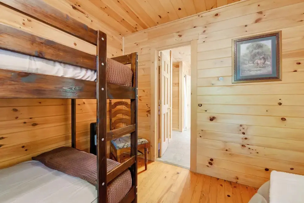 Bryson City Cabin in Smoky Mtn with Resort Amenities