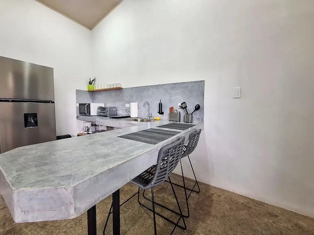 Nomad Living CR