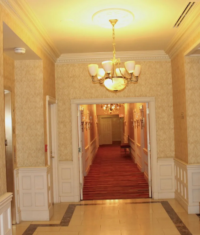 Roberts Riverwalk Hotel Detroit