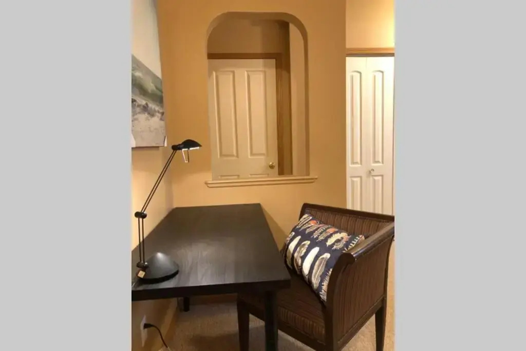 Sunny & Cozy Suite with Pool & Ping Pong table