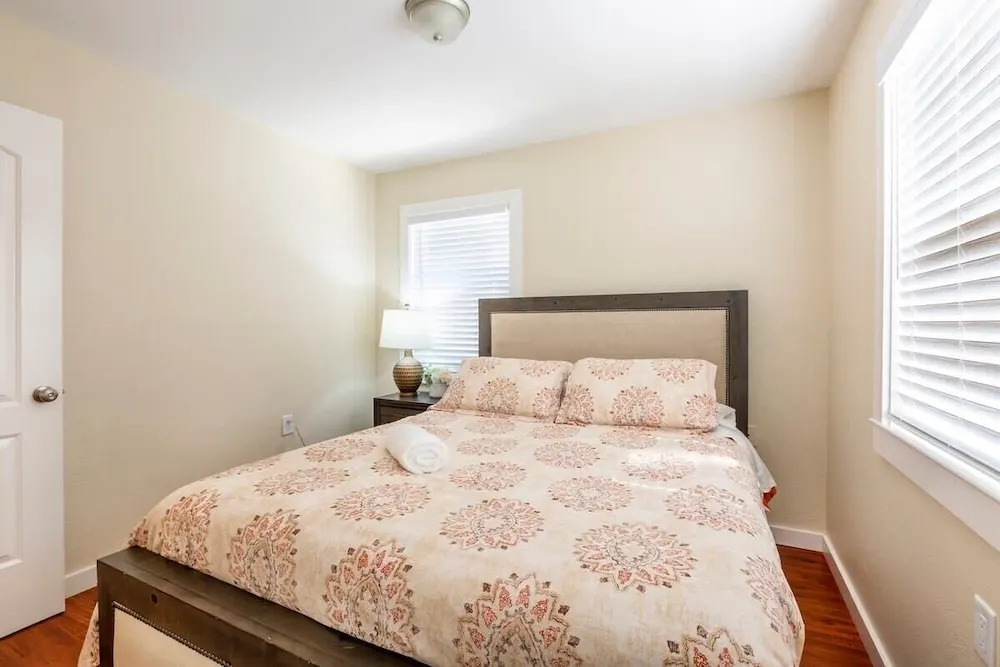 Marbella Lane-spacious 5BR Ideal for Biz & Families in SJ