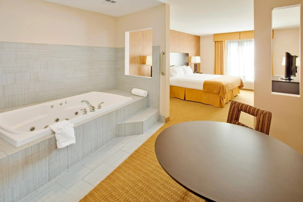 Holiday Inn Express Hotel & Suites Lebanon by IHG