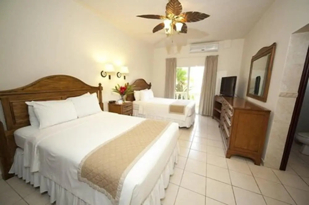 La Ensenada Beach Resort - All Inclusive