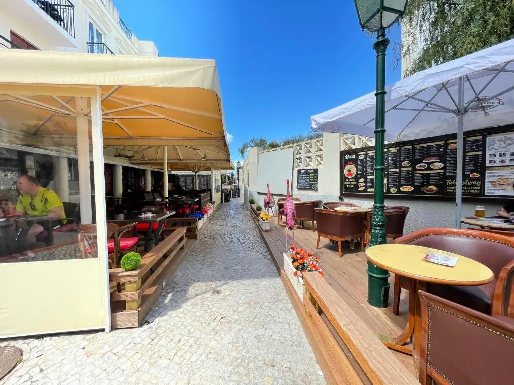 Orange Tree - Stylish 2 Bedroom Apartment in Old Village