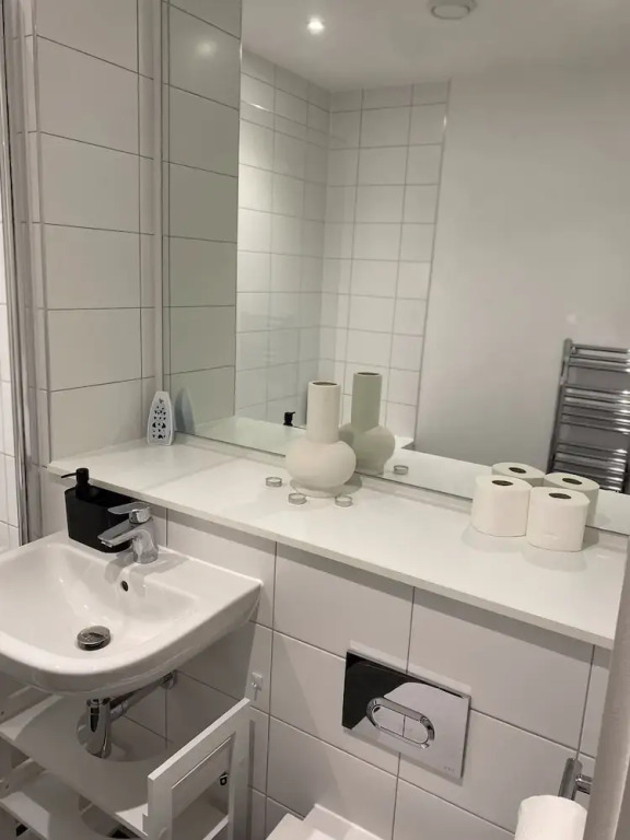 Manchester Terrace Retreat-cinema & Free Parking