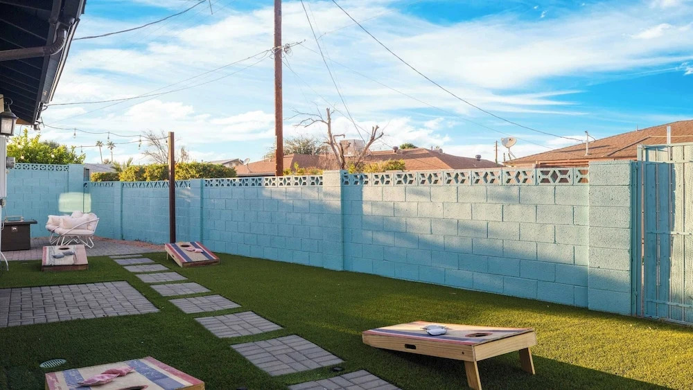 Scottsdale Retreat w/ Private Pool, Outdoor Dining & Close to Old Town Fun Casa Cambridge by Avantstay