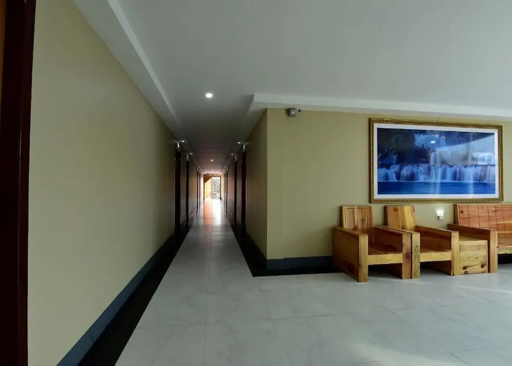 Gold Hotel