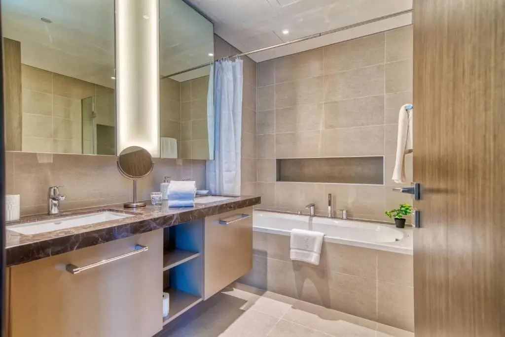 Incredible Views From This Classy Apt With Terrace