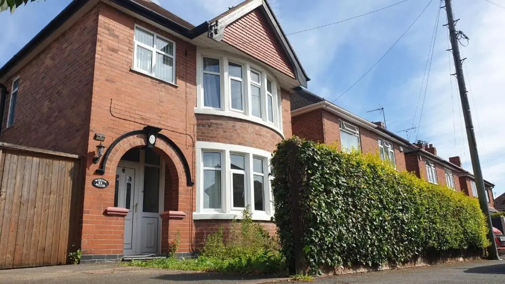 Wynton House - 2 Bed Detached House with Hot Tub