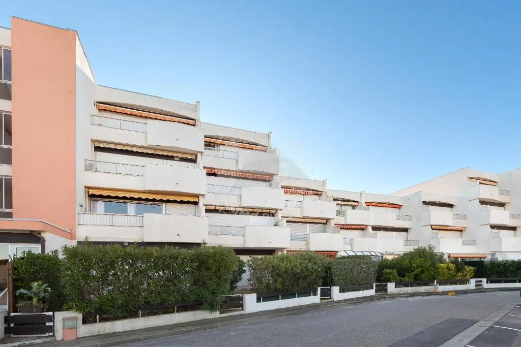 AS9557 - Studio vue sur la mer avec parking privé proche centre ville