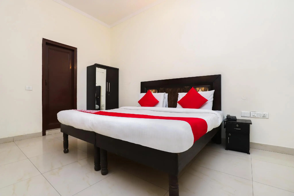 OYO 8467 Hotel Shiv Shakti Inn