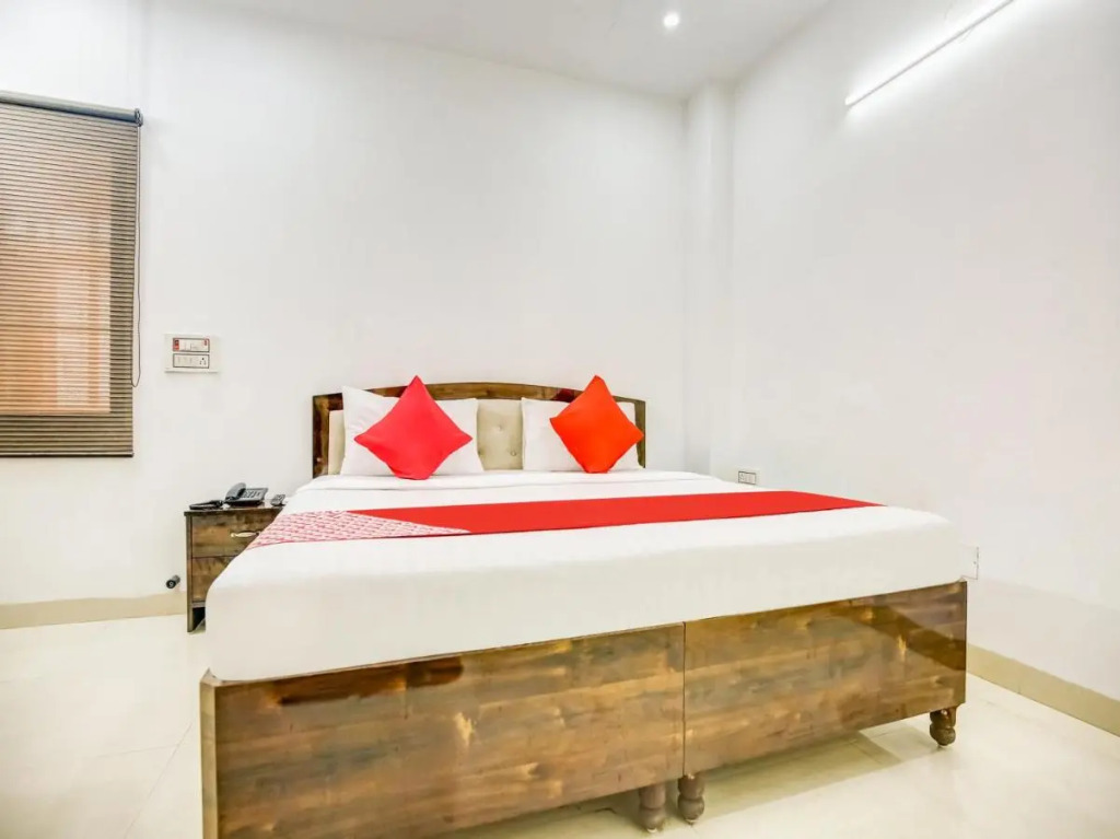 OYO 80485 Laser Tower Home Stay