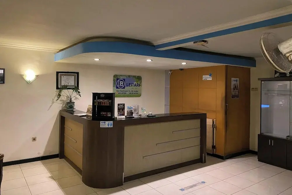 Hotel Lestari Near Lippo Plaza Mall Jember