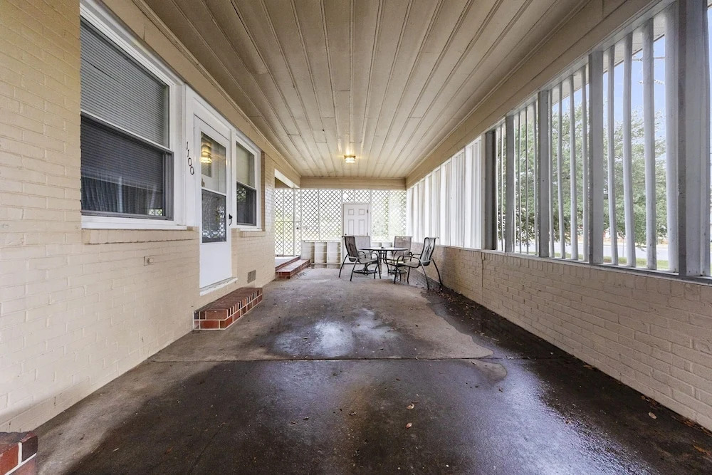 Water Front Delight On The Bay 3 Bedroom Home by RedAwning