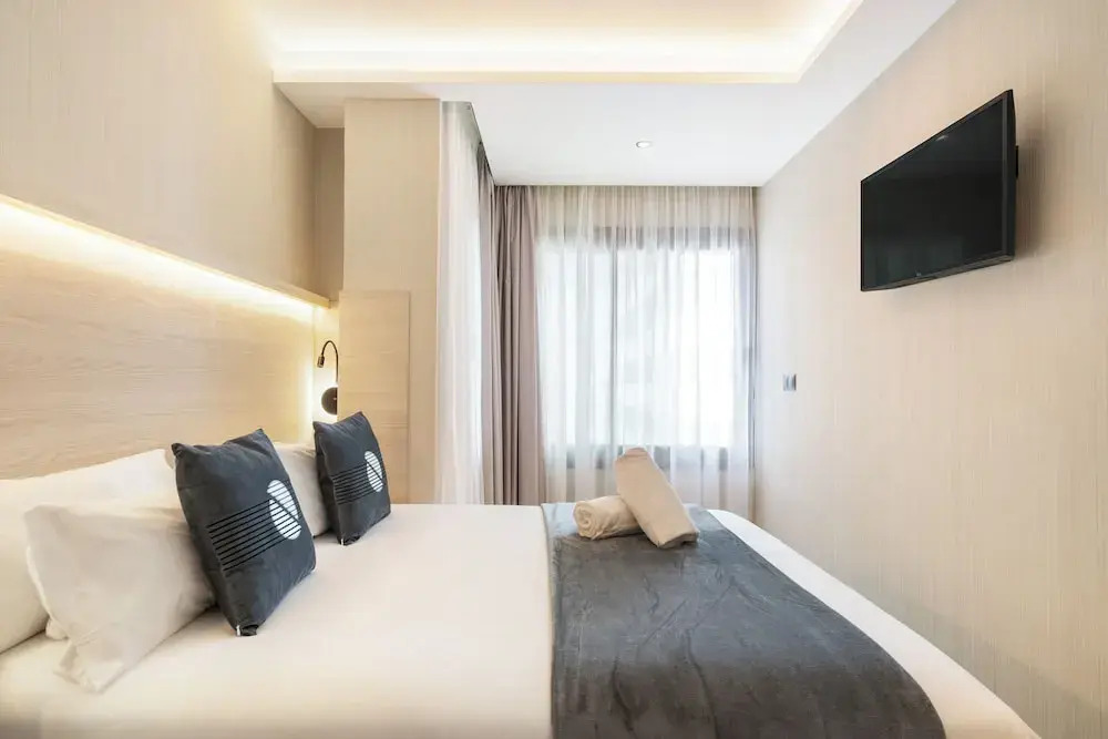 Dobo Madrid SB203
