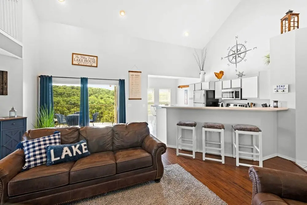 Condo in Lakefront Resort w/ Pool! Ozarks Getaway