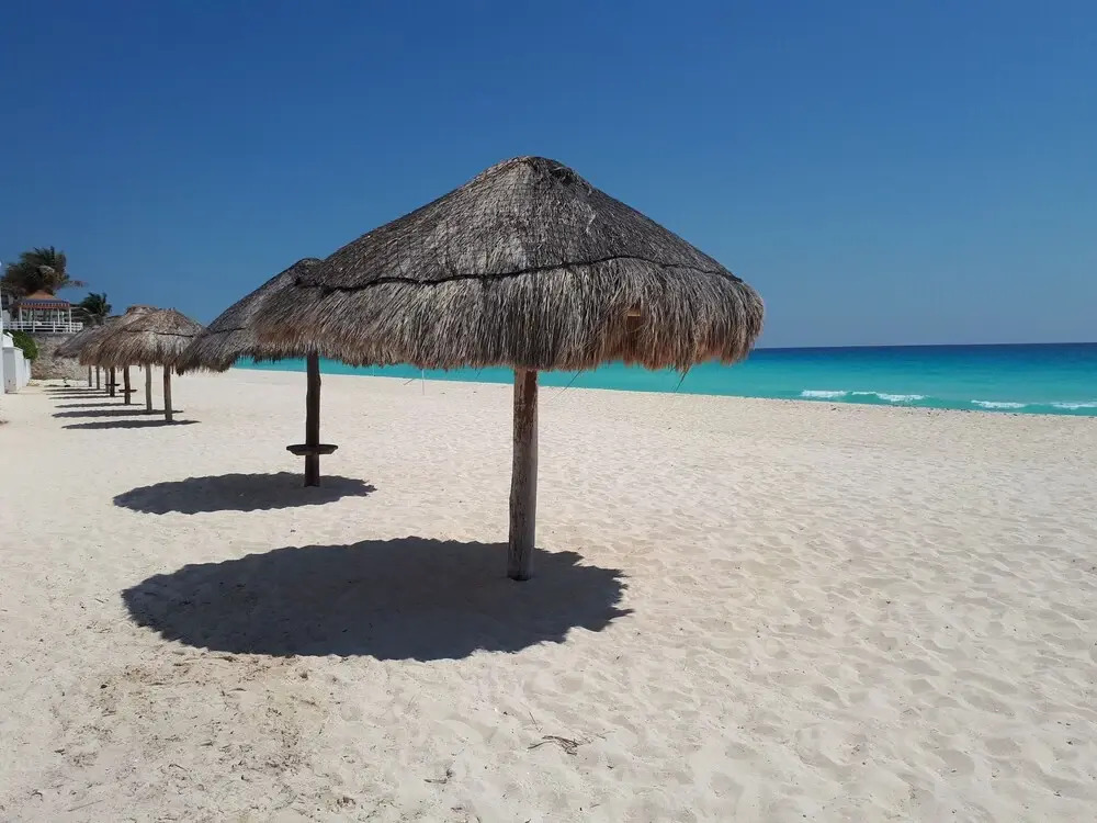 Brisas 10 Beachside Suites
