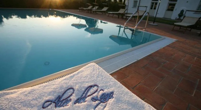 Alice Del Lago Country House