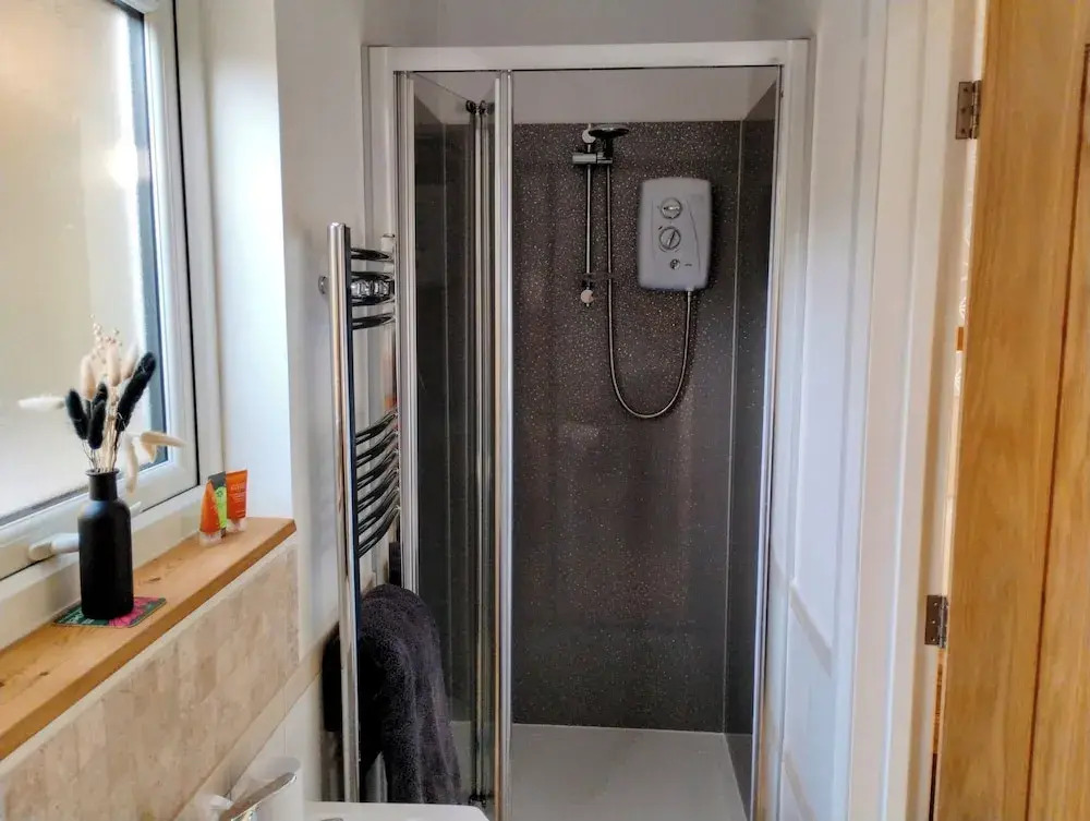 Y Caban-the Cabin-1 Bed-sleeps 2-parking-fast Wifi