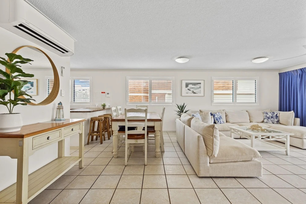 Riverdance Apt 8